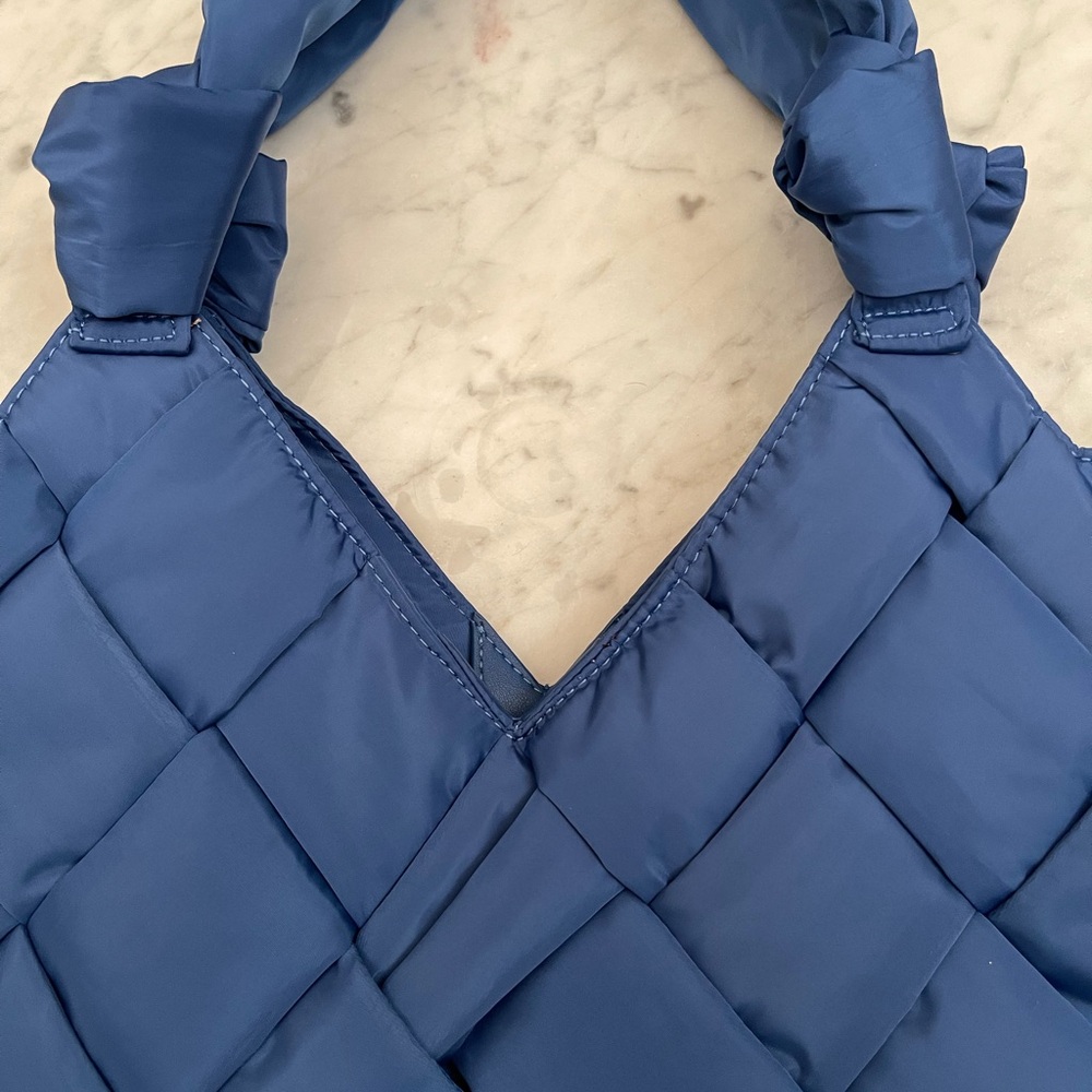 Anthropologie knotted large on the go bag - Picture 6 of 9